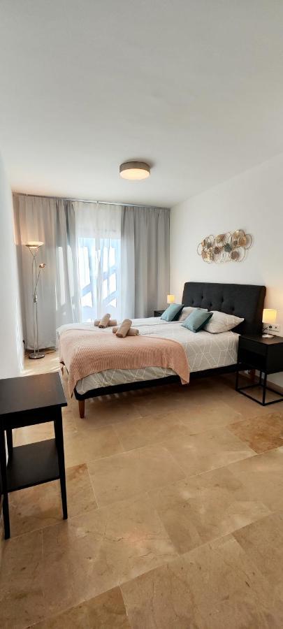 Puerto De La Duquesa Sea View Apartment Manilva Exterior photo
