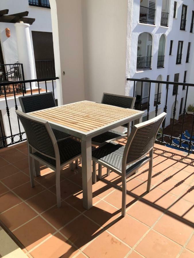 Puerto De La Duquesa Sea View Apartment Manilva Exterior photo